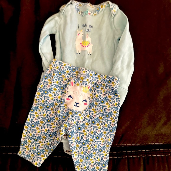 Newborn Outfits - Picture 3 of 3